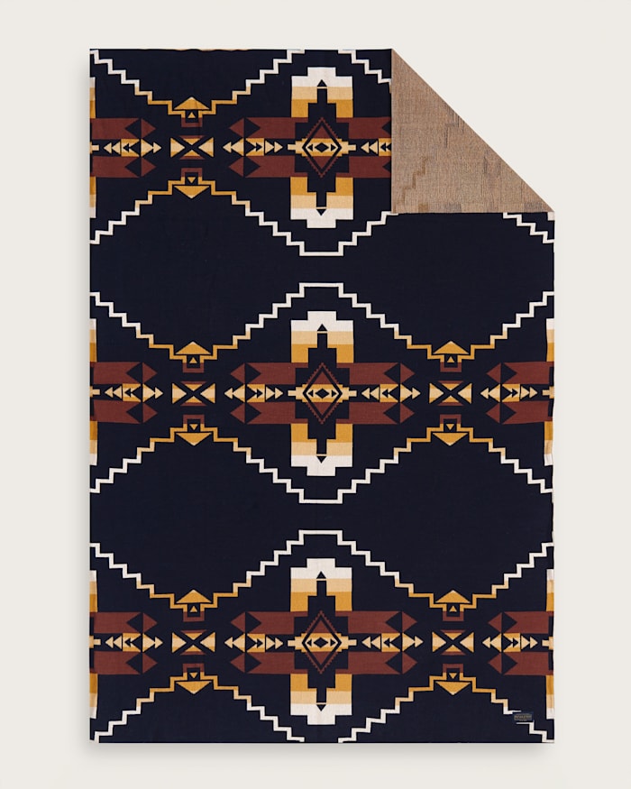 FOUR CORNERS KNIT THROW